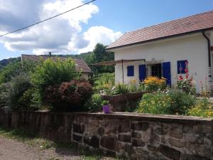 Maisons de vacances Cozy Home in Haut du them ch teau lambert with Garden : photos des chambres