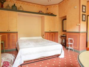 Appartements Studio in Montbrun Castle with Pool : photos des chambres