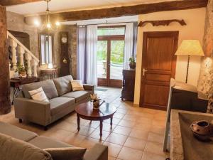 Maisons de vacances Stone cottage on an active wine growing estate with a swimming pool : photos des chambres