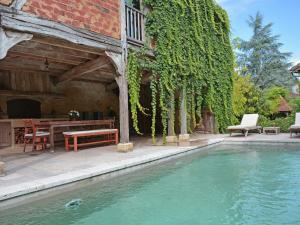 Maisons de vacances Lovely Holiday Home with Private Pool in Campagne-d'Armagnac : photos des chambres