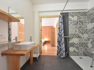 Maisons de vacances Modern apartment in Cuzy with shared pool : photos des chambres