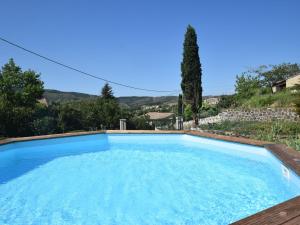 Maisons de vacances A beautiful completely renovated village house with private swimming pool : photos des chambres