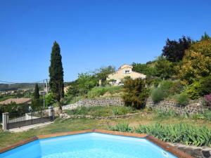 Maisons de vacances A beautiful completely renovated village house with private swimming pool : photos des chambres