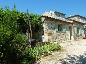 Maisons de vacances A beautiful completely renovated village house with private swimming pool : photos des chambres