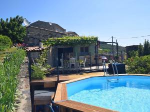 Maisons de vacances A beautiful completely renovated village house with private swimming pool : photos des chambres