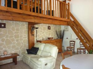 Maisons de vacances A beautiful completely renovated village house with private swimming pool : photos des chambres