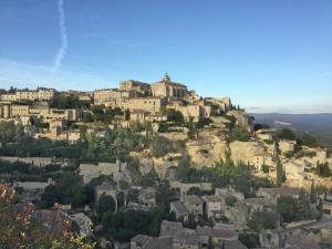 Maisons de vacances Stylish Holiday Home in Lacoste with Swimming Pool and airco : photos des chambres