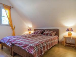 Maisons de vacances Holiday Home in Montrichard with Pool : photos des chambres