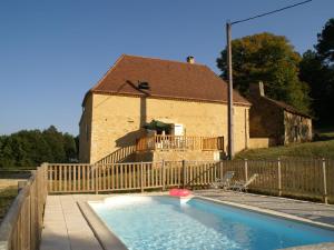 Serene Holiday Home in Loubejac with Private Swimming Pool