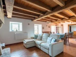 Modern holiday home in Plouhinec - 康弗特