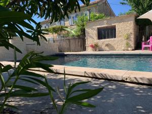 Villas Luxurious Villa in Carpentras with Private Pool : photos des chambres