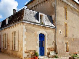 Maisons de vacances Very spacious cottage with a separate guest house on a medieval domain : photos des chambres