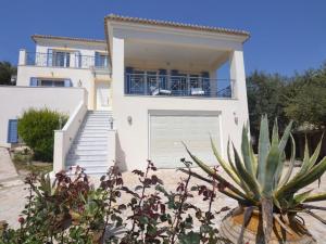 Comfortable Villa near Beach in Finikounta Messinia Greece