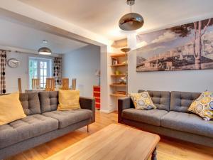 Cozy Holiday Home in Brighton with Patio