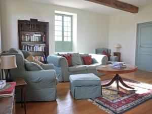 Villas A spacious and beautifully restored rural farmhouse with private pool : photos des chambres