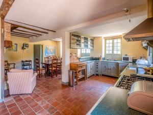 Villas A spacious and beautifully restored rural farmhouse with private pool : photos des chambres