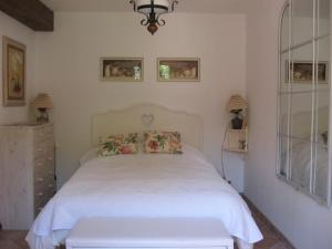 Maisons de vacances Traditional house with garden in Dampsmesnil 15km from Giverny : photos des chambres