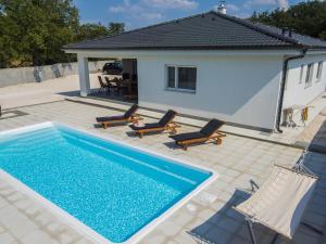 Beautiful villa with private swimming pool nice covered terrace play area BBQ