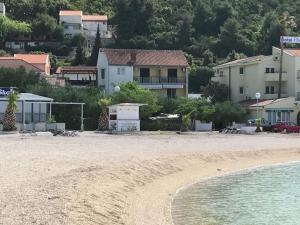 apartment directly on the beach in Klek