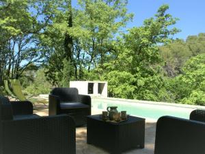 Villas Romantic holiday home in Flayosc with private swimming pool and in the forest : photos des chambres