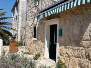 Traditional house with two apartments