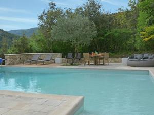 Villas Cozy Villa in M nerbes with Swimming Pool : photos des chambres