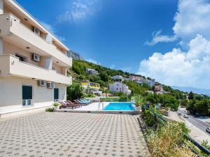 Cozy Seaside Apartment Celina