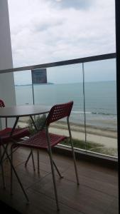 Timur Bay Sea View & Pool View 2BR Family Suite