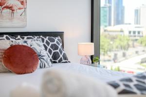 KOZYGURU DOCKLANDS MODERN COZY 1 BED ROOM UNIT MELBOURNE VDO628