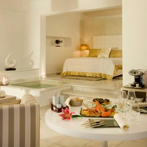 Gold Suites - Small Luxury Hotels of the World Santorini Greece