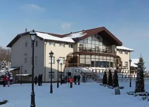 拉维纳酒店 - Pridneprovsk