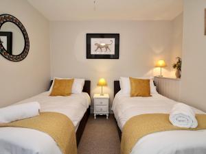 A Character Cottage in Historical Canterbury - Pass the Keys