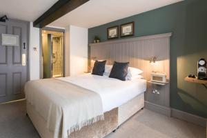 Cosy Double Room room in The Angel & Blue Pig