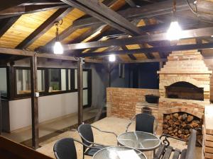 Casa din Vie, Ciubăr cu Jacuzzi, întreaga locație la 15min de centrul orașului Oradea