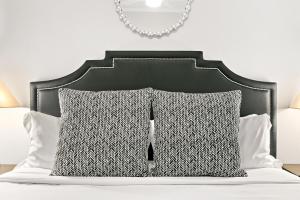 Indulging 2BR Apartment in Festive Boystown - Buckingham 1