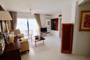 Golden Paradise 75 by homeprive