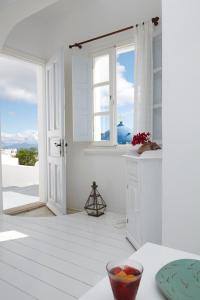 Altana Heritage Suites Santorini Greece