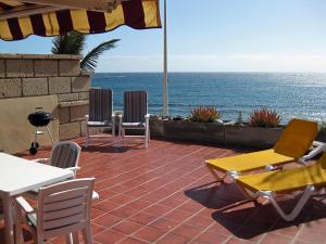 BARLOVENTO by RENTMEDANO Luxury beach front apartment with fantastic ocean views