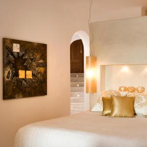 Gold Suites - Small Luxury Hotels of the World Santorini Greece