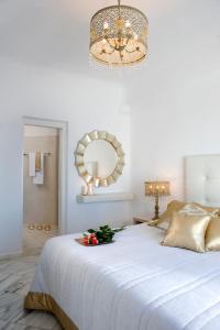 Gold Suites - Small Luxury Hotels of the World Santorini Greece