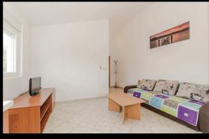 Marin Apartments