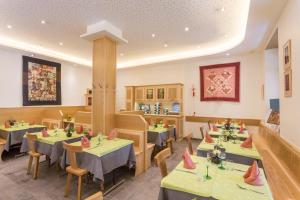Hotels HOTEL RESTAURANT COLLIN : photos des chambres