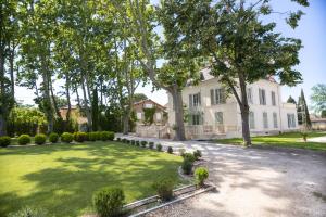 Maisons d'hotes LES FRENES EN PROVENCE-CHATEAU ZEN : photos des chambres