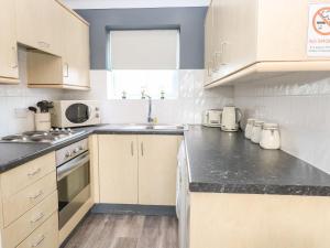 91 Waterside Park