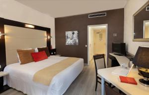Hotels The Originals City, Hotel Galaxie, Nice Aeroport : Chambre Double Standard