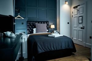 Classic Single Room room in The Brown's Hotel