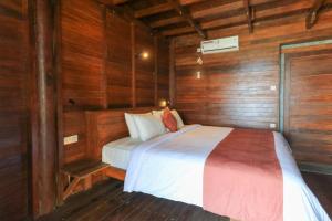 Phòng Deluxe hướng biển giường đôi (Deluxe Double Room with Sea View)