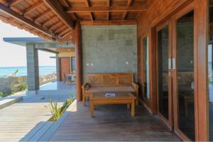 Phòng Deluxe hướng biển giường đôi (Deluxe Double Room with Sea View)