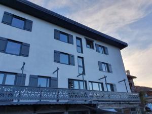 Hotels Lodge Les Merisiers : photos des chambres