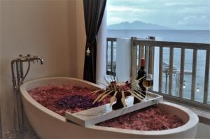 Suite Một Phòng Ngủ (One-Bedroom Suite)